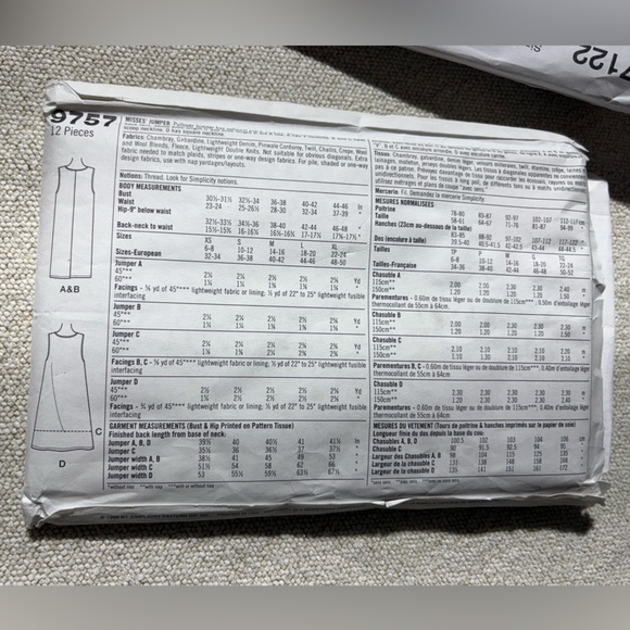 McCall's Women's Sewing Pattern - Picture 2 of 4